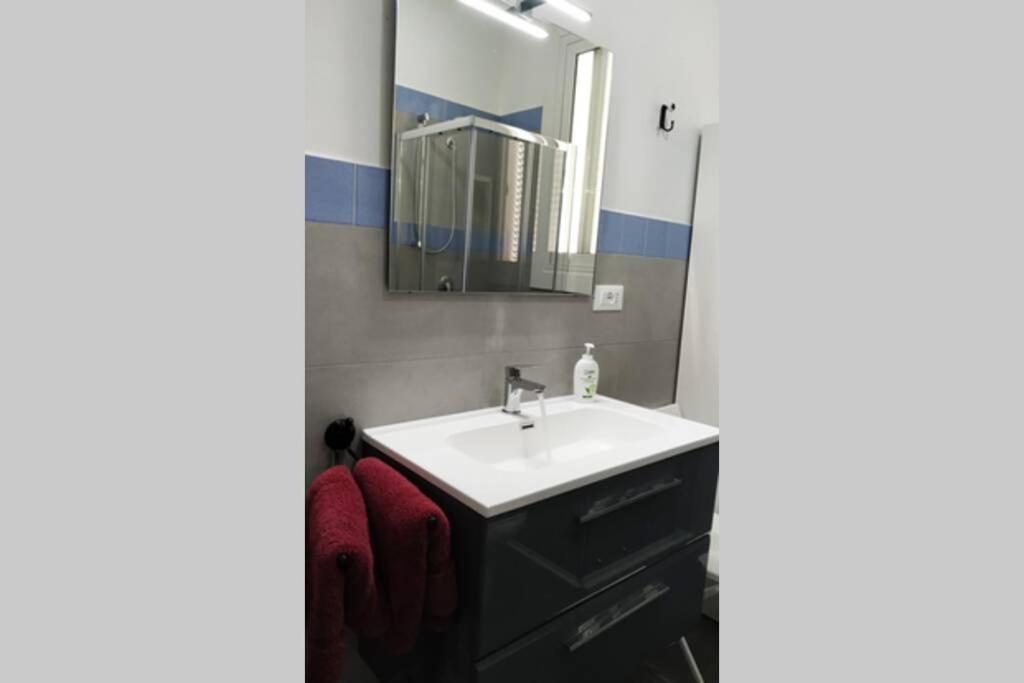 Confortevole Appartamento Vicino Al Centro Lecce Exterior foto